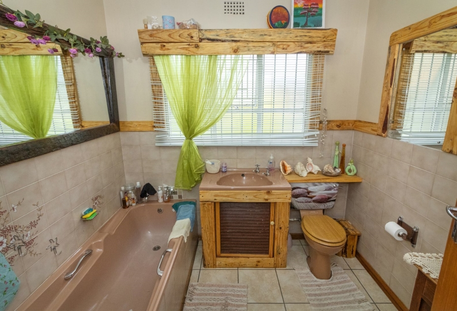 5 Bedroom Property for Sale in Jordania Free State